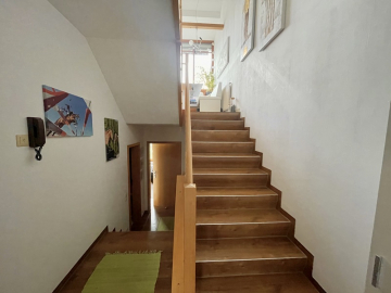Haus in Haus - 3-Zimmer-Maisonette-Wohnung mit Dachterrasse in Höhenkirchen - Flur