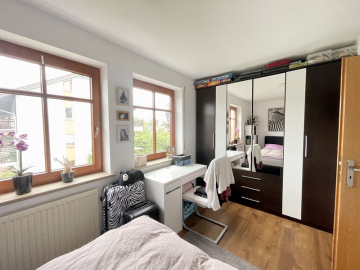 Haus in Haus - 3-Zimmer-Maisonette-Wohnung mit Dachterrasse in Höhenkirchen - Kinderzimmer (2)